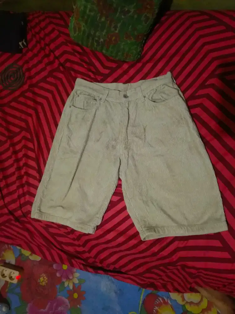 Celana pendek Corduroy cream