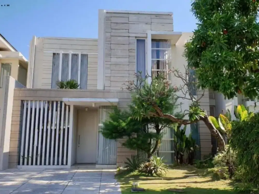 Rumah siap huni Pakuwon Indah Hadap Utara, Strategis