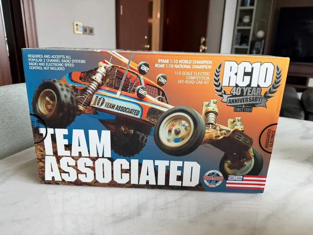 Team associated vintage 40th anniversarry RC10