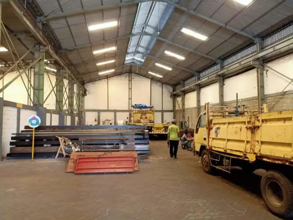 Gudang di Margomulyo Angtropolis Siap pakai PLN 33.000 Hadap Selatan