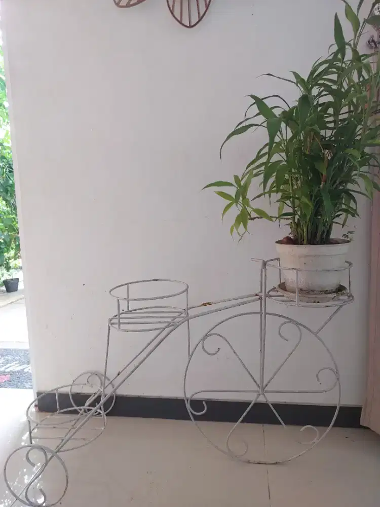 Rak bunga model sepeda