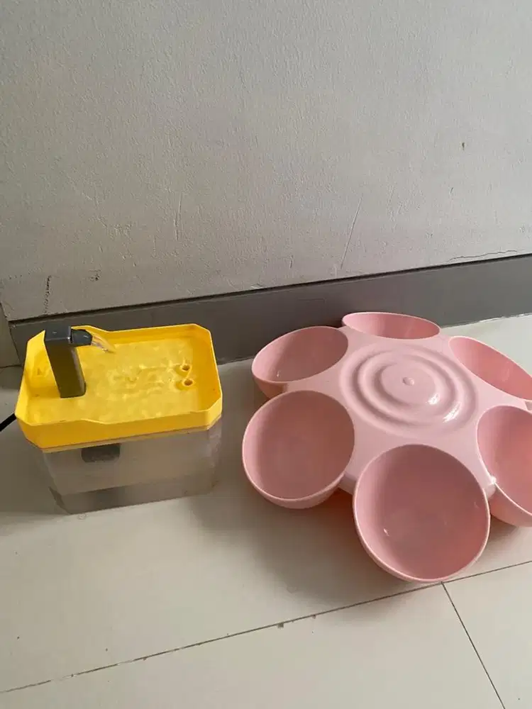 Tempat makan 6 bowl dan minum air mancur kucing