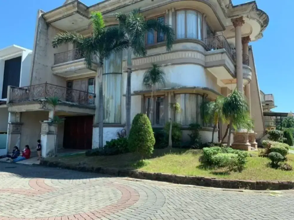 Rumah Taman Mutiara Pakuwon City Hadap Selatan Timur STRATEGIS