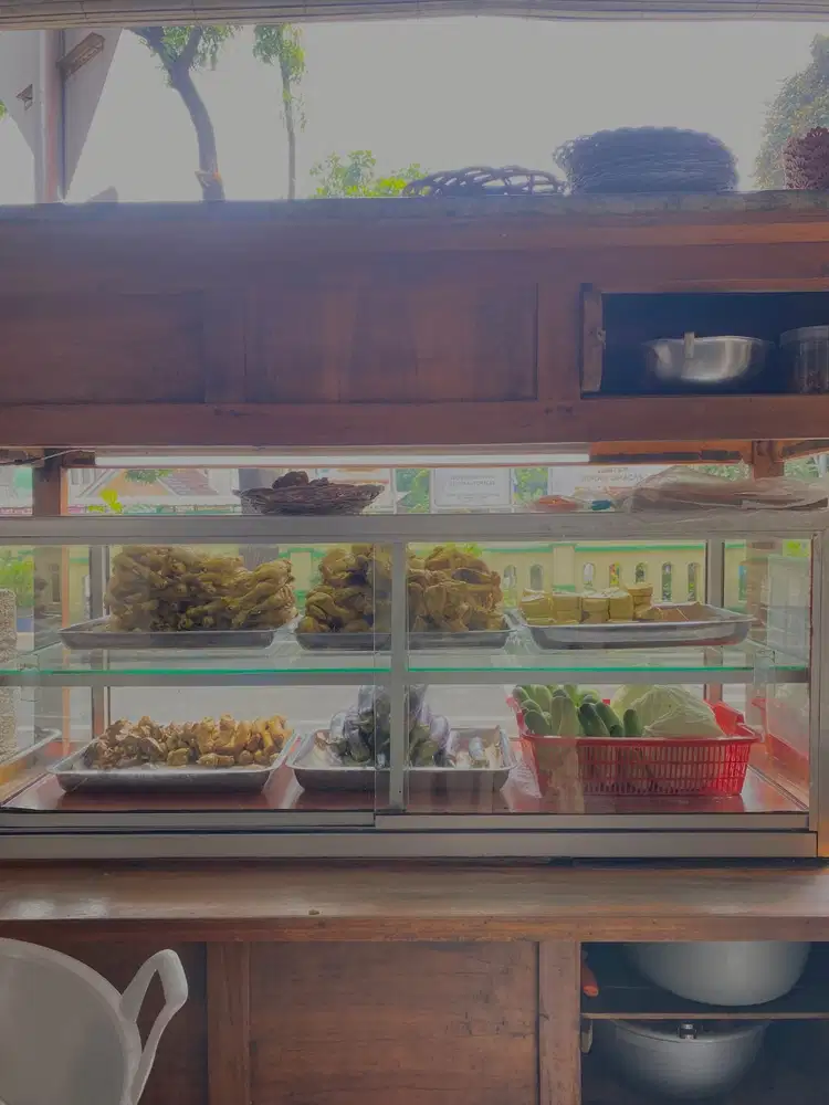 DIBUTUHKAN SEGERA: CREW STEWARD (BAGIAN PERSIAPAN)