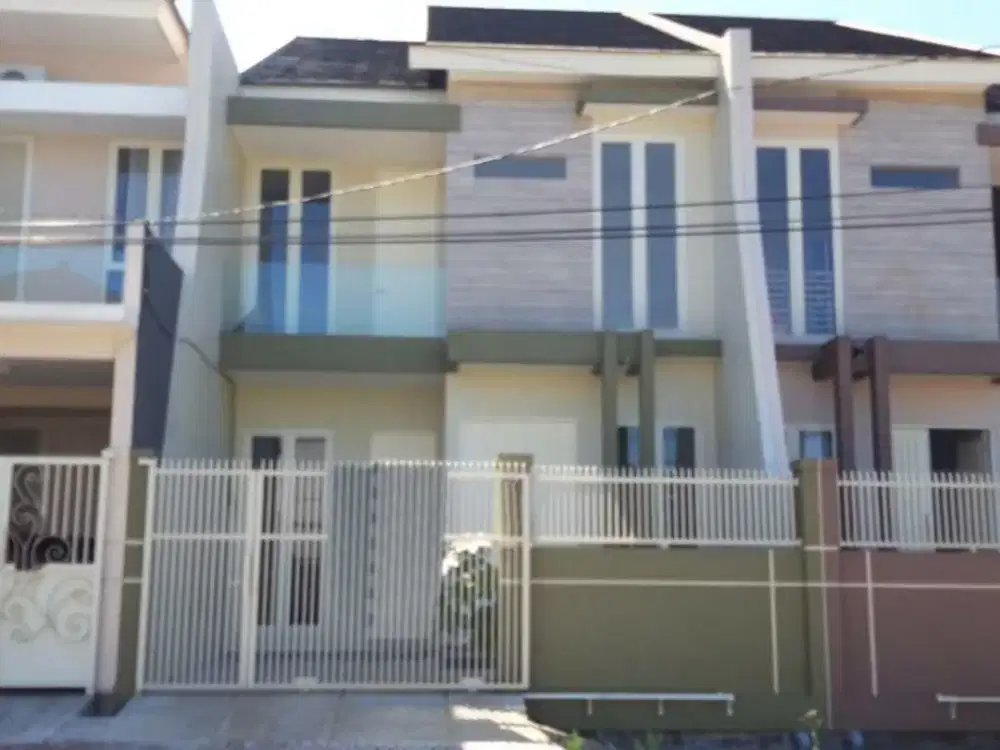 Rumah Baru Gayungsari Listrik 2200 watt Hadap Selatan Strategis