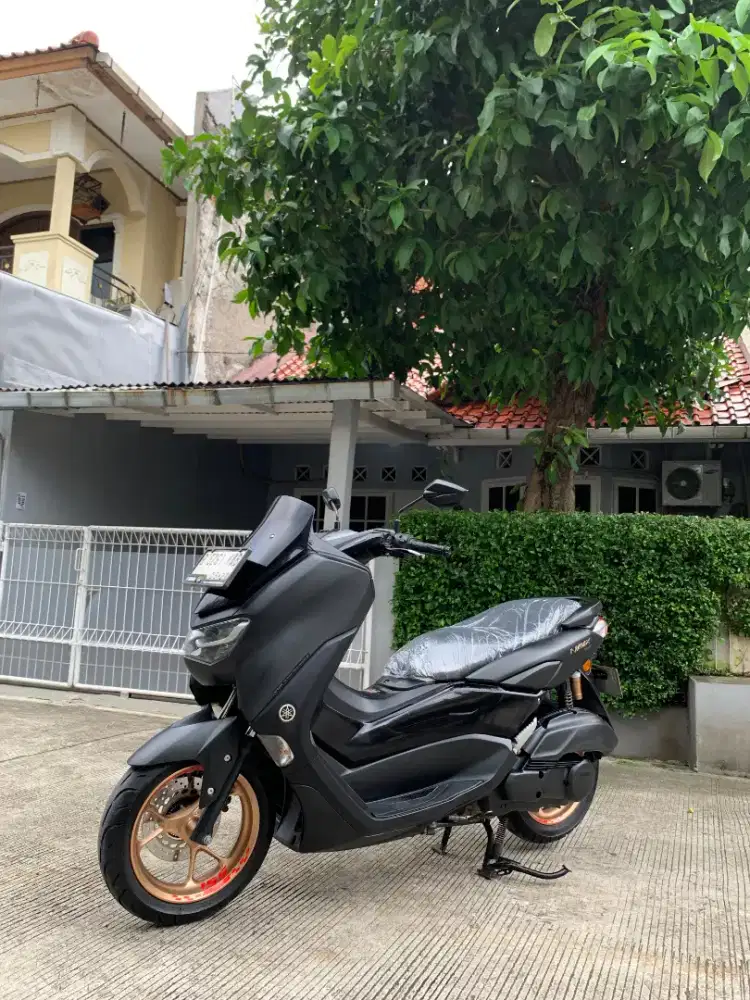 YAMAHA NMAX KEYLESS 2022 KM 27 RB ISTIMEWA