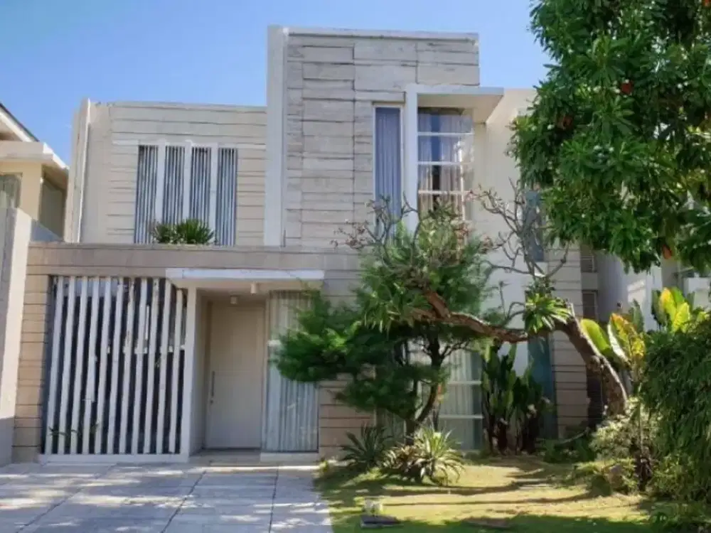 Rumah siap huni Pakuwon Indah Hadap Utara Listrik 2200 watt