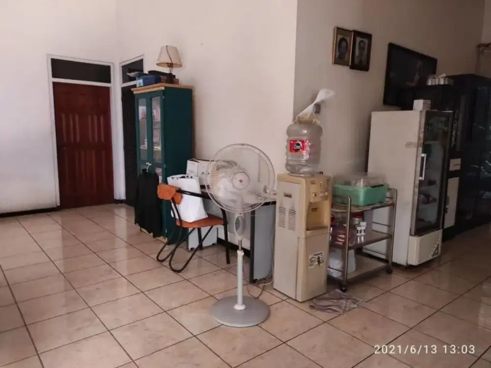 Rumah Kutisari Indah Listrik 5.500 watt Hadap selatan Strategis