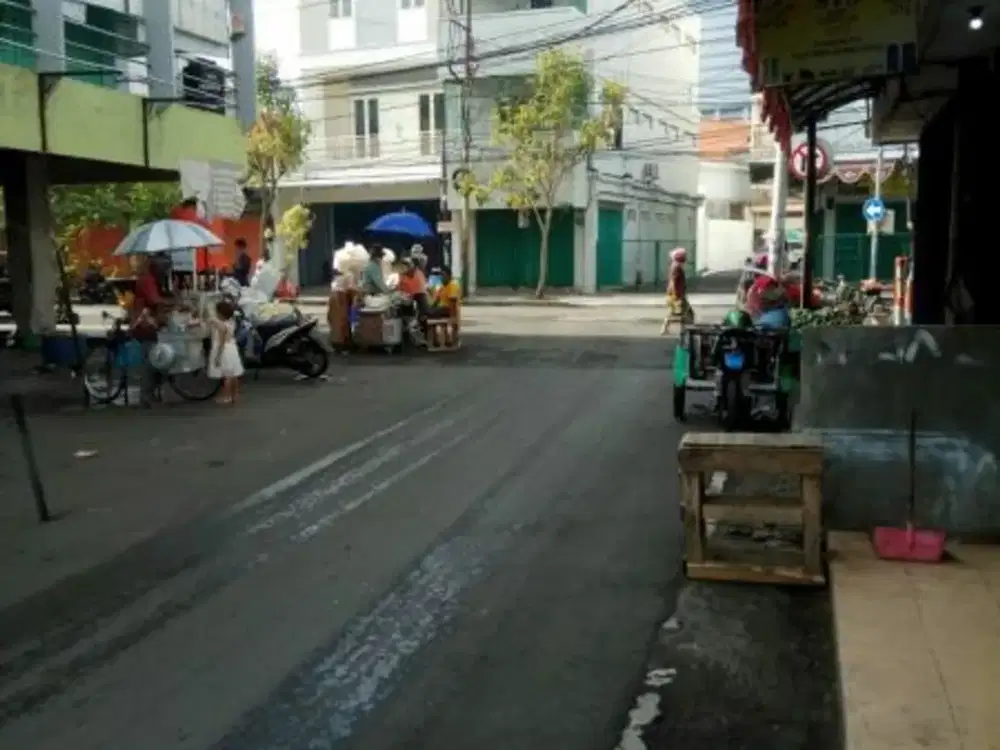 Ruko Genteng Besar Hadap Timur Strategis