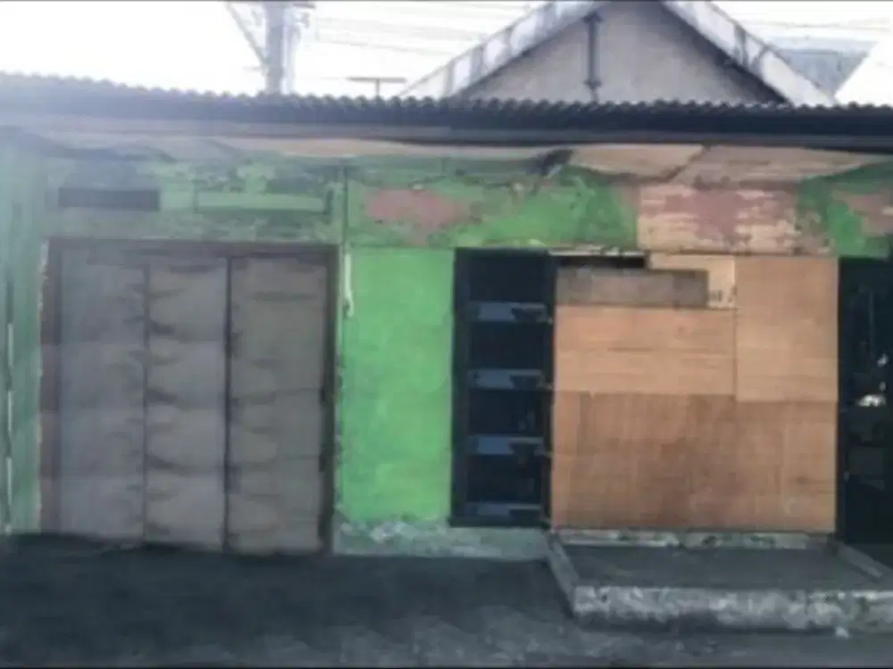 Rumah Jalan Raya Lakarsantri Cocok Untuk Usaha Strategis