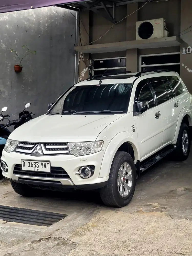 Mitsubishi Pajero Sport Dakar VGT 2015 Diesel AT Matic putih bandung