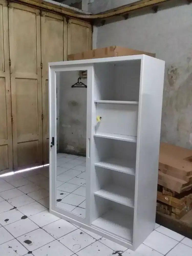 lemari besi 2 pintu