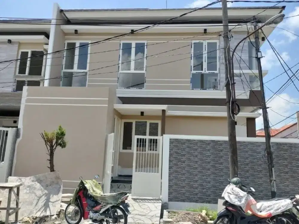 Rumah Klampis Semolo STRATEGIS, ROW 3 MOBIL