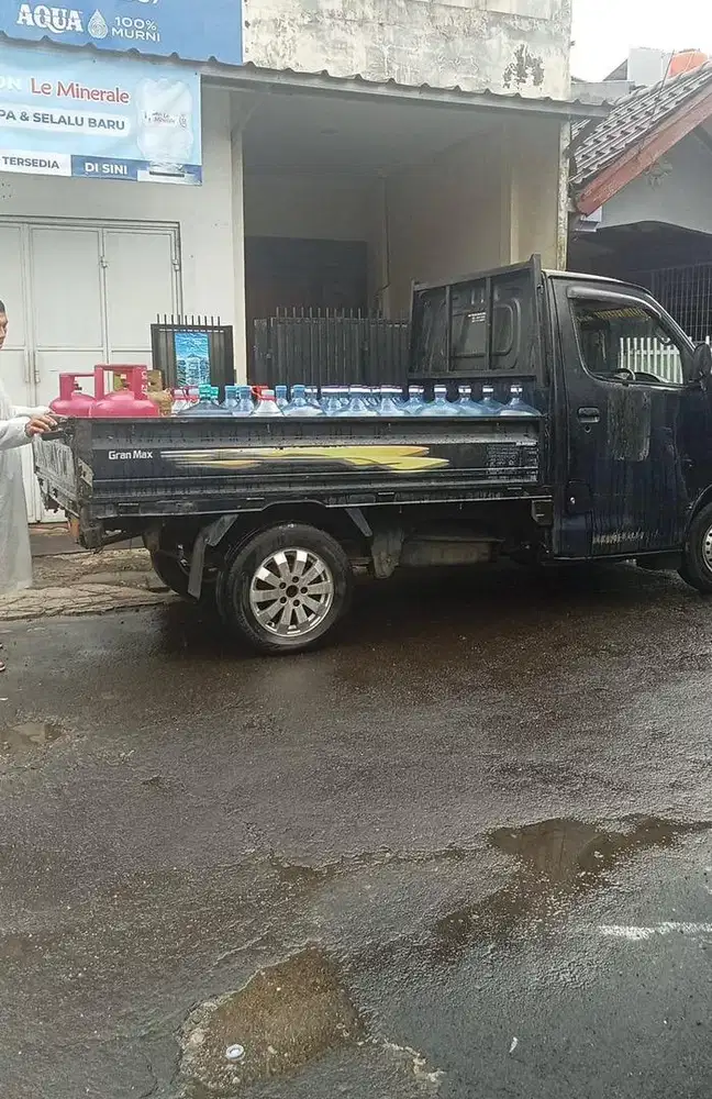 Driver Keliling Aqua dan Gas perumahan Duta Bintaro