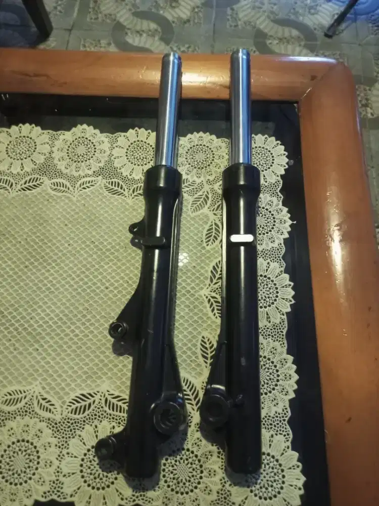 Shock breaker depan Vario 125, 150, 160