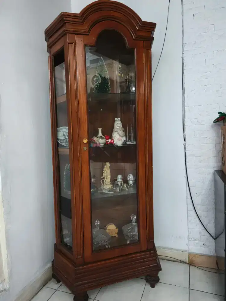 Lemari Jati Kaca