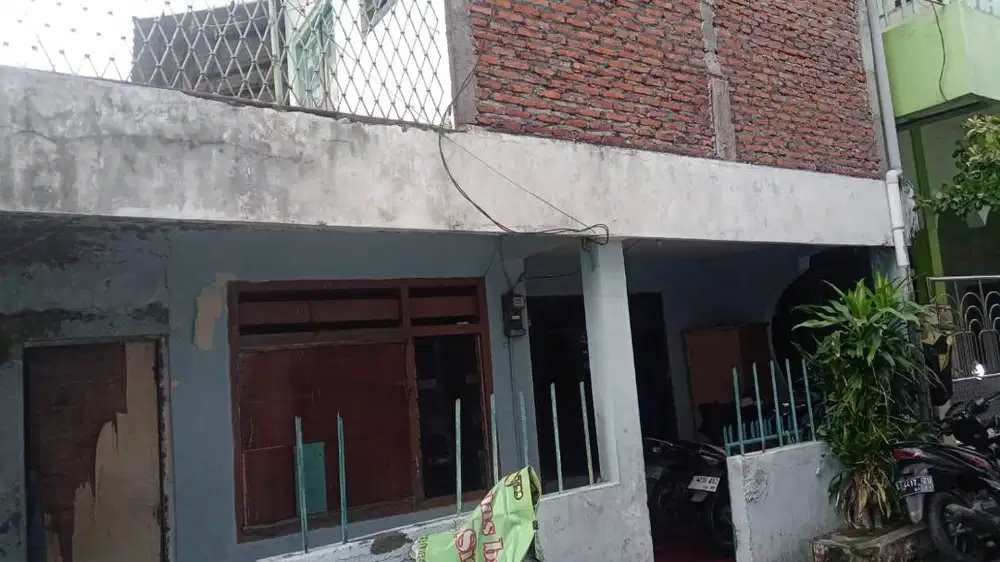 RUMAH DIJUAL KARENA PEMILIKNYA SUDAH ALMARHUM