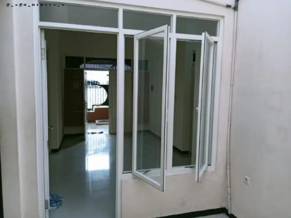 amhna.Rumah Mulyosari row jalan 3mobil