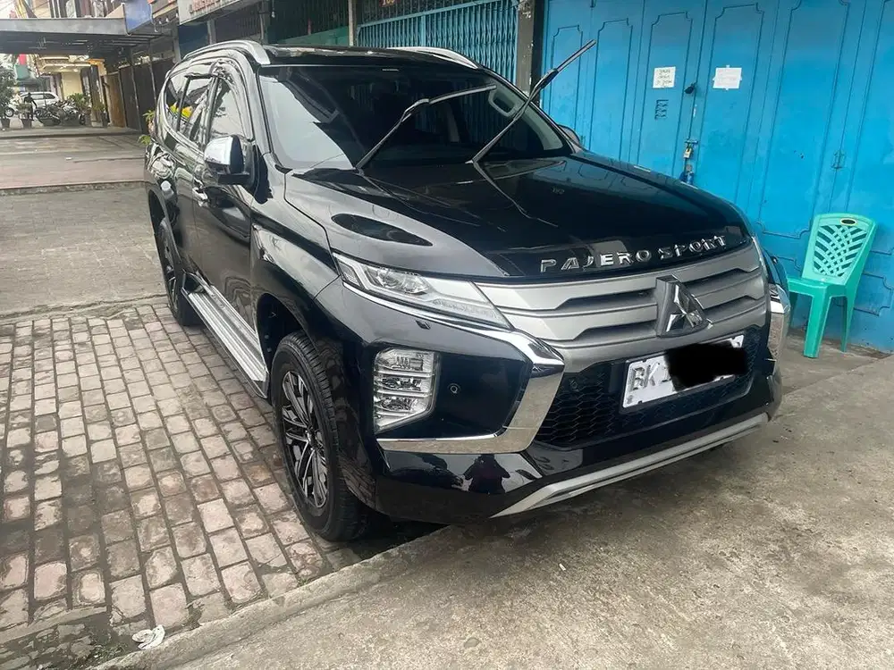 Pajero sport dakar 2023 hitam