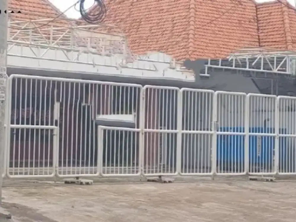 tempat usaha bekas makanan jalan flores , Strategis