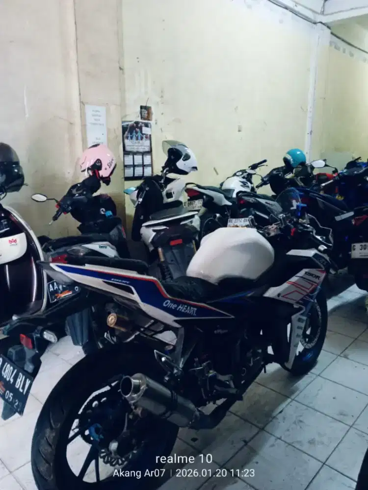 Motor CBR 150 (BPKP dan STNK ada)