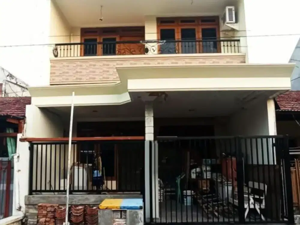 Rumah Mulyosari Tengah Carport 1, Row 2.5 mobil