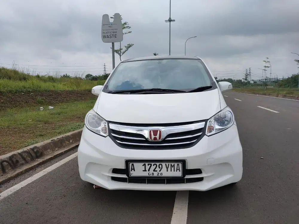 DP 10 JUTA FREED SD 2013