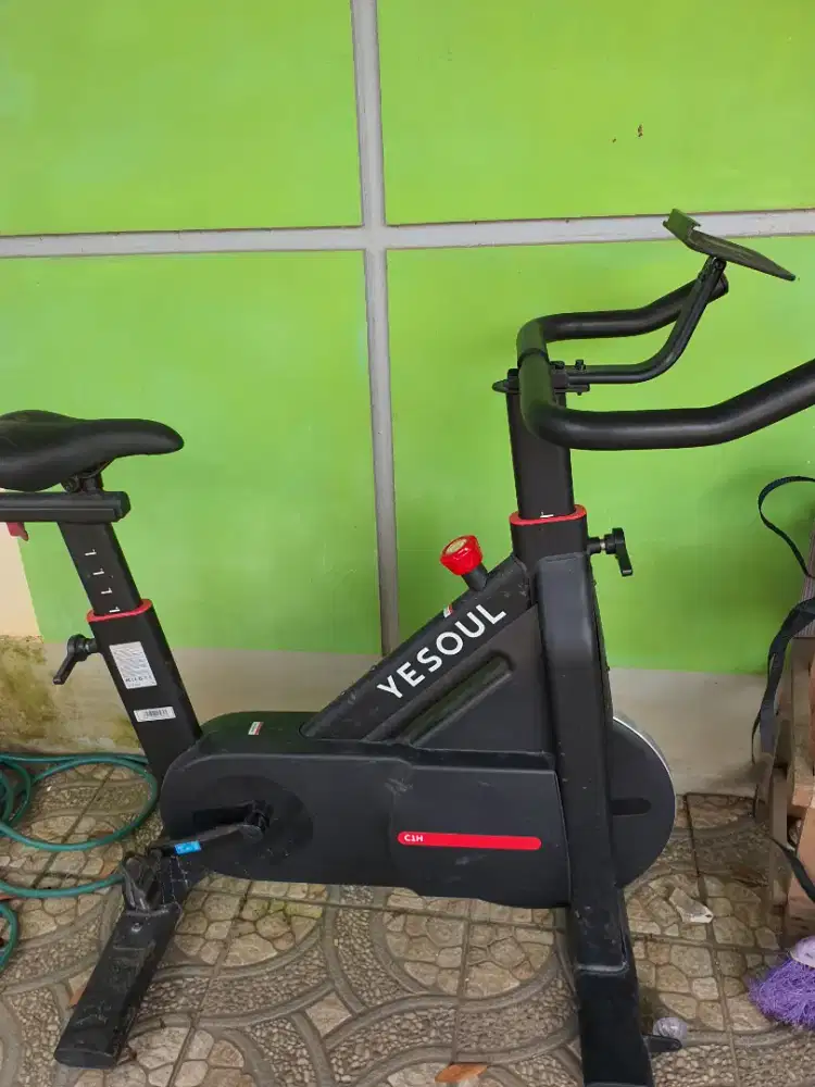 sepeda statis  yesoul