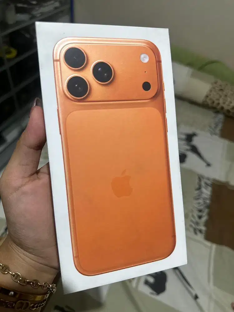 iPhone 17 Pro Max 512GB Cosmic Orange