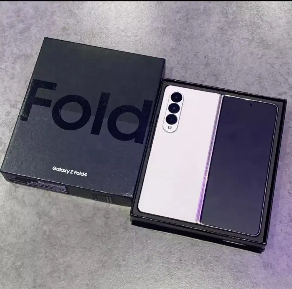 Samsung Galaxy Z Fold 4 sein lengkap mulus