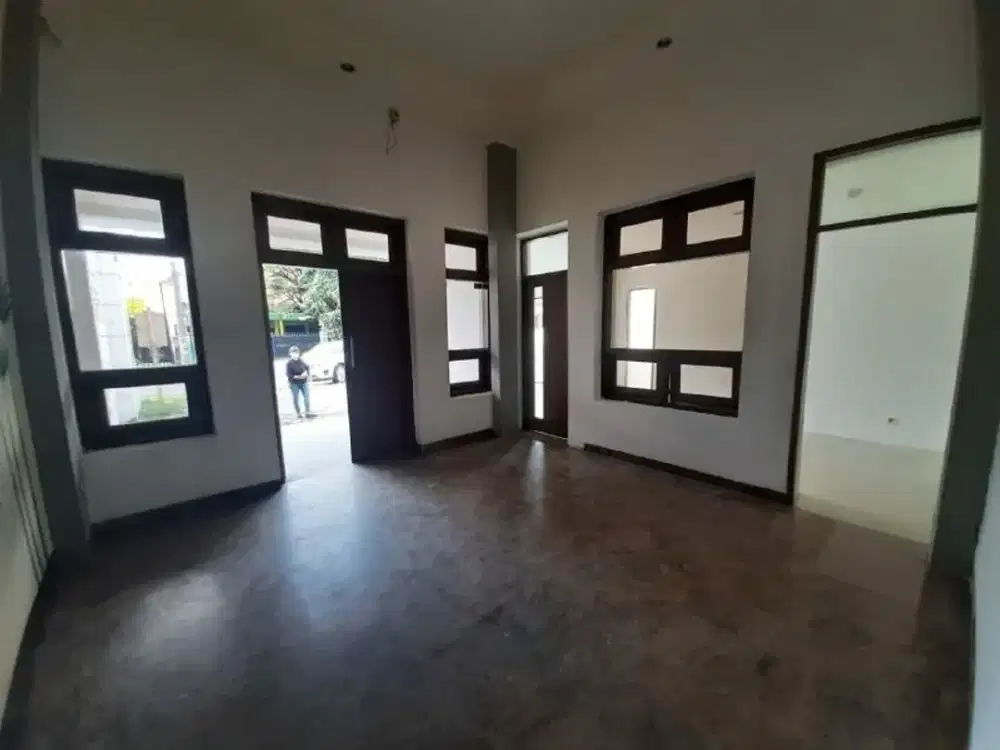 Rumah ex Resto JL BALI READY BERSIH SELESE RENOV, STRATEGIS