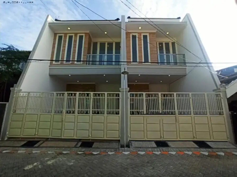 Rumah Mulyosari Utara New Minimalis, Carport 1, Row 2.5 mobil