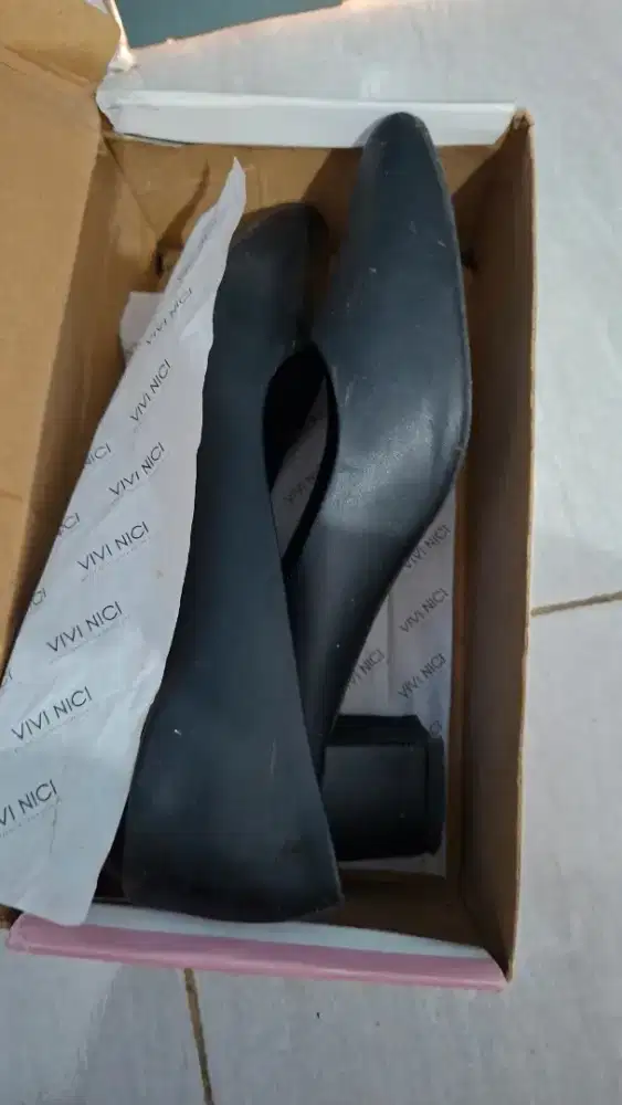 Sepatu Hak hels wanita 5cm, uk 39 hitam