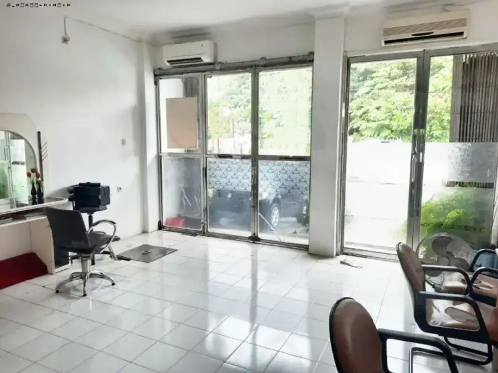 Ruko Jl Kartini, Strategis