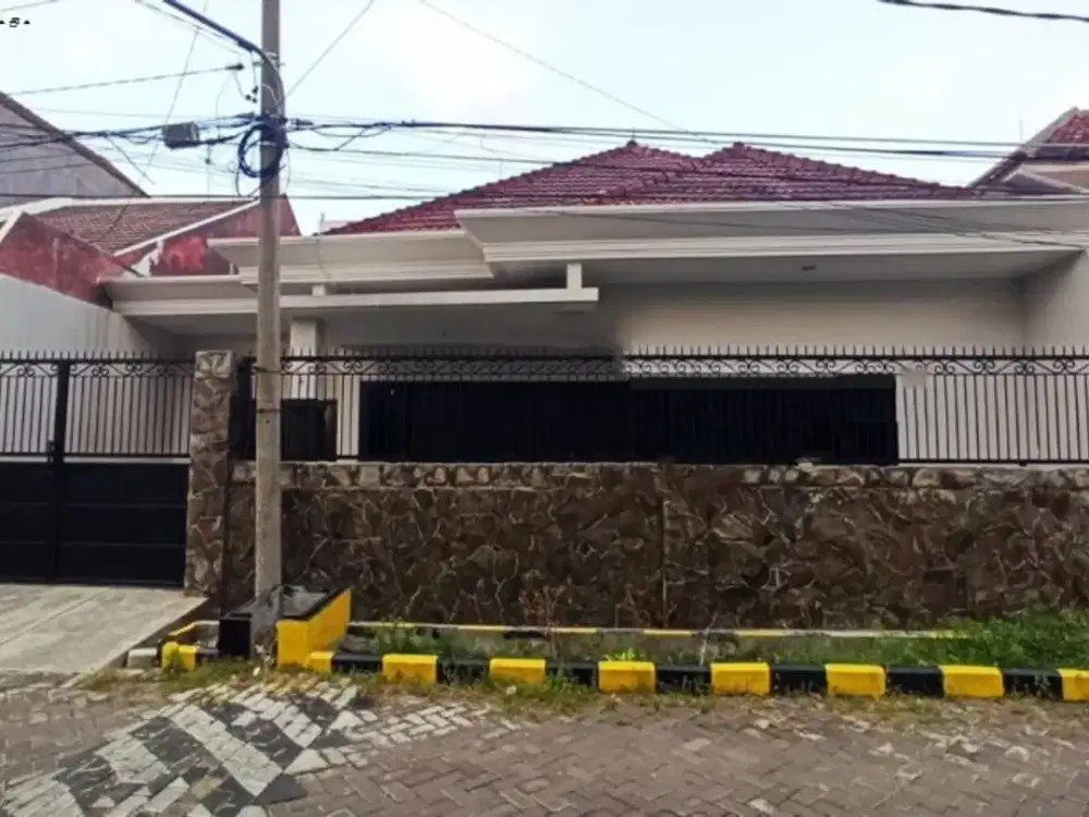 Rumah Sutorejo Selatan Carport 1, Garasi 1, Row 2 mobil