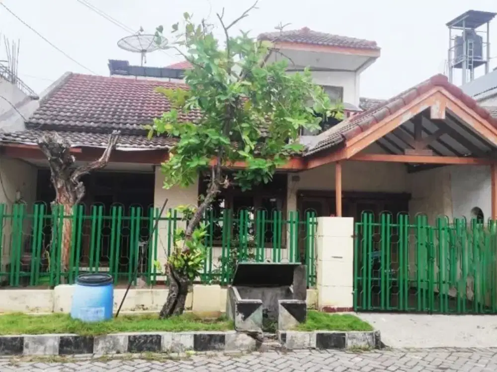 Rumah Sutorejo Utara Strategis Garasi