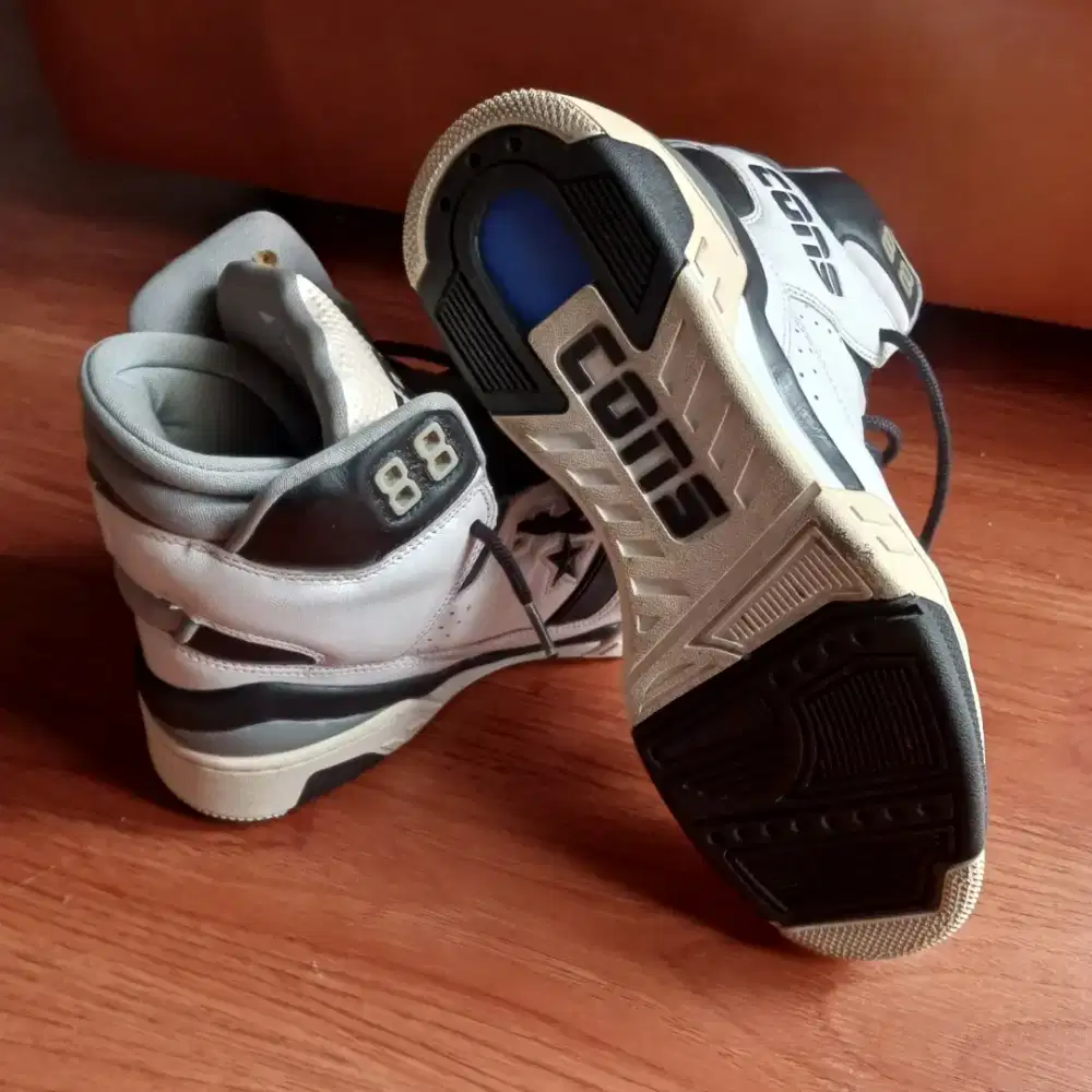 Prelove Sepatu Converse No. 42 Ori