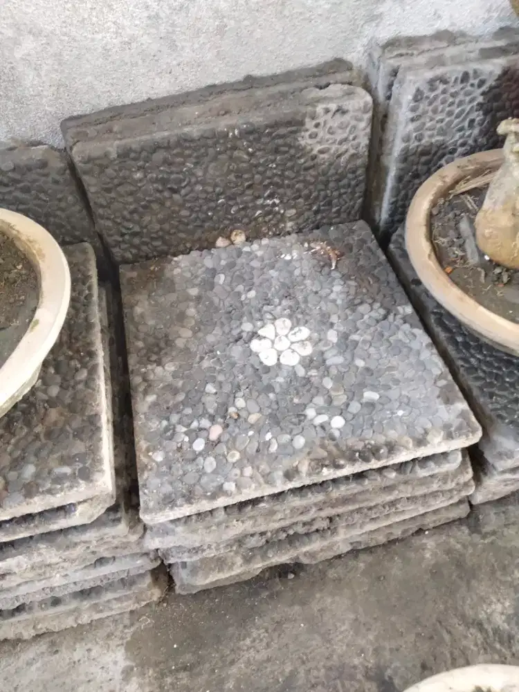 Batu sikat. Bekas. Ada 40 biji