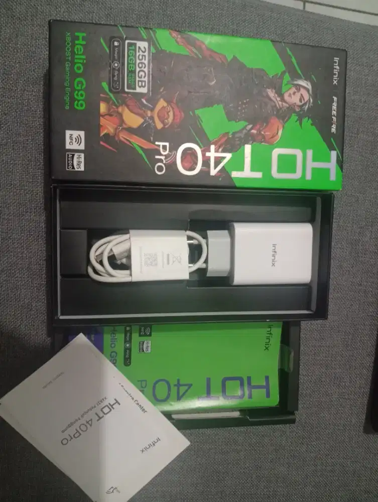 Dus infinix hot 40 pro  plus charger blm pernah dipakai
