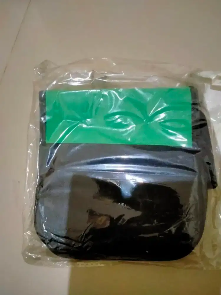 Tempat CD / DVD. Isi 50 keping