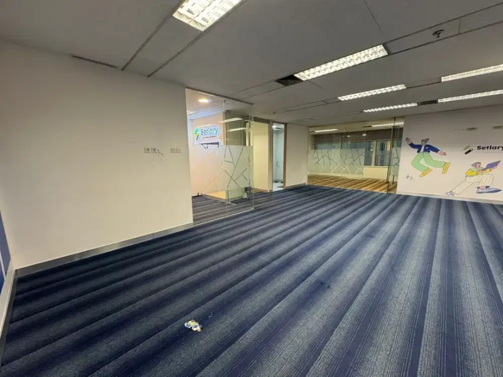 SEWA KANTOR DI  JAKARTA SELATAN KUNINGAN 204M2  PARTISI 150K  NEGO