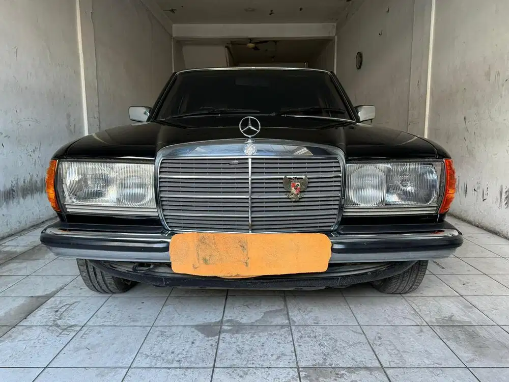 70 Jt Mercedes Benz Tiger W123 200BB 1985 Hitam Manual Part Ori Semua