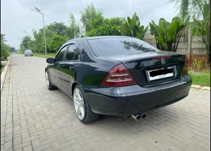 Mercedes-Benz C-Class 2004 Bensin
