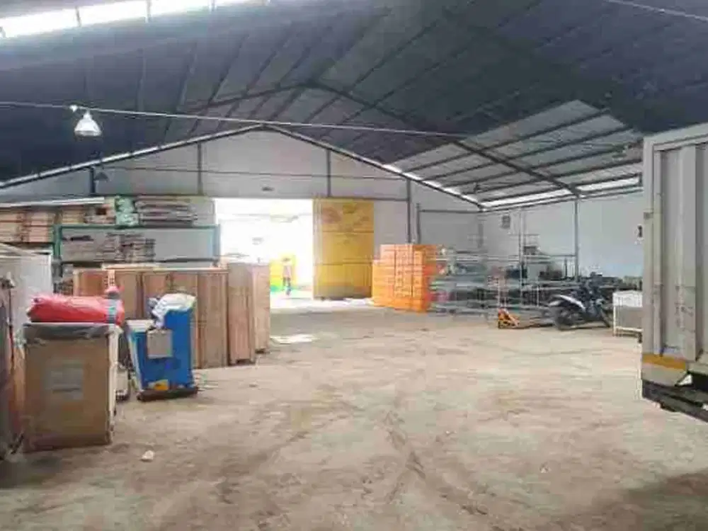 DIJUAL CEPAT HITUNG TANAH DI ARCAMANIK BONUS RUKO 3 UNIT DAN GUDANG PARKIRAN LUAS LOKASI STRATEGIS