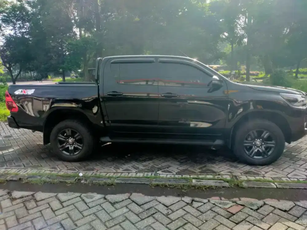 Toyota Hilux V Disel Matic PMK 2025 Record Auto 2000 Like New