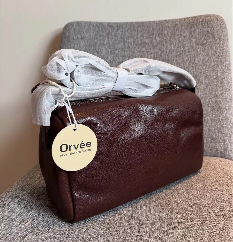 Tas kulit asli no brand / no logo embossed