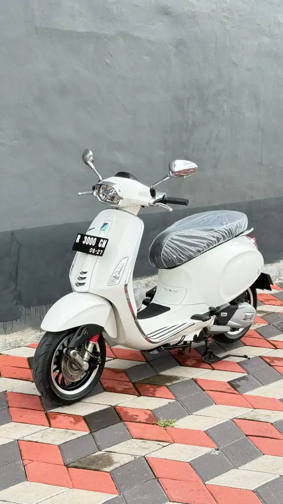 Vespa Sprint White Innocenza 2022