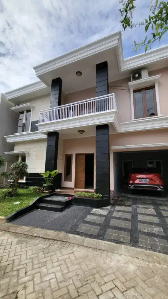 Dijual rumah 2oantai di puri Sriwedari Cibubur Bekasi