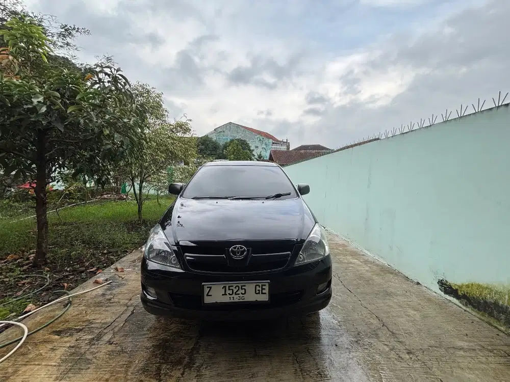 Innova Diesel G 2005 AT