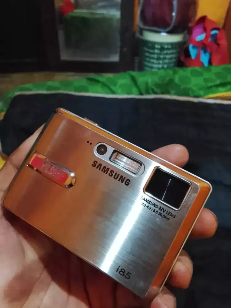 SAMSUNG NV LENS I85